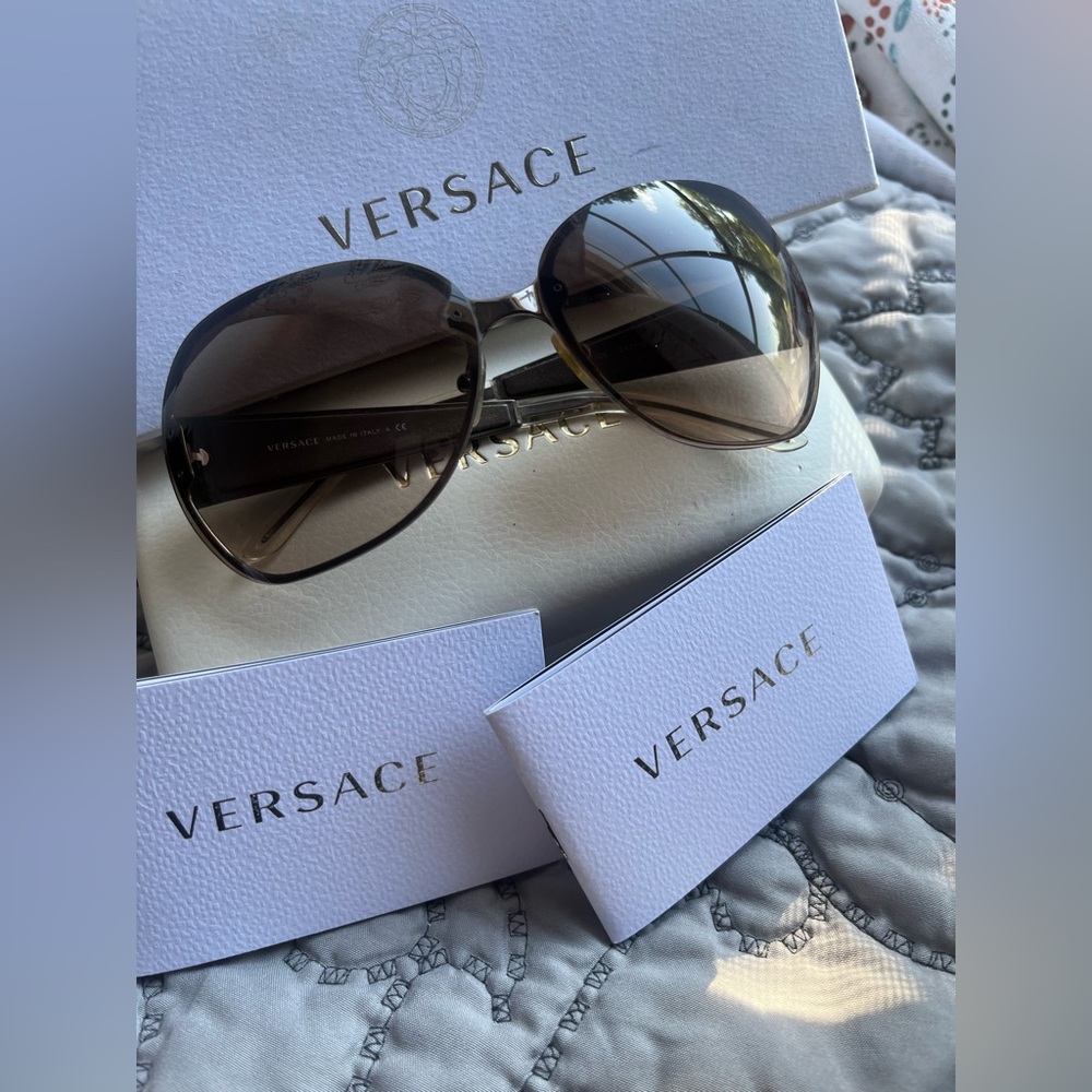 VERSACE Made in Italy Sunglasses - Picture 8 of 16
